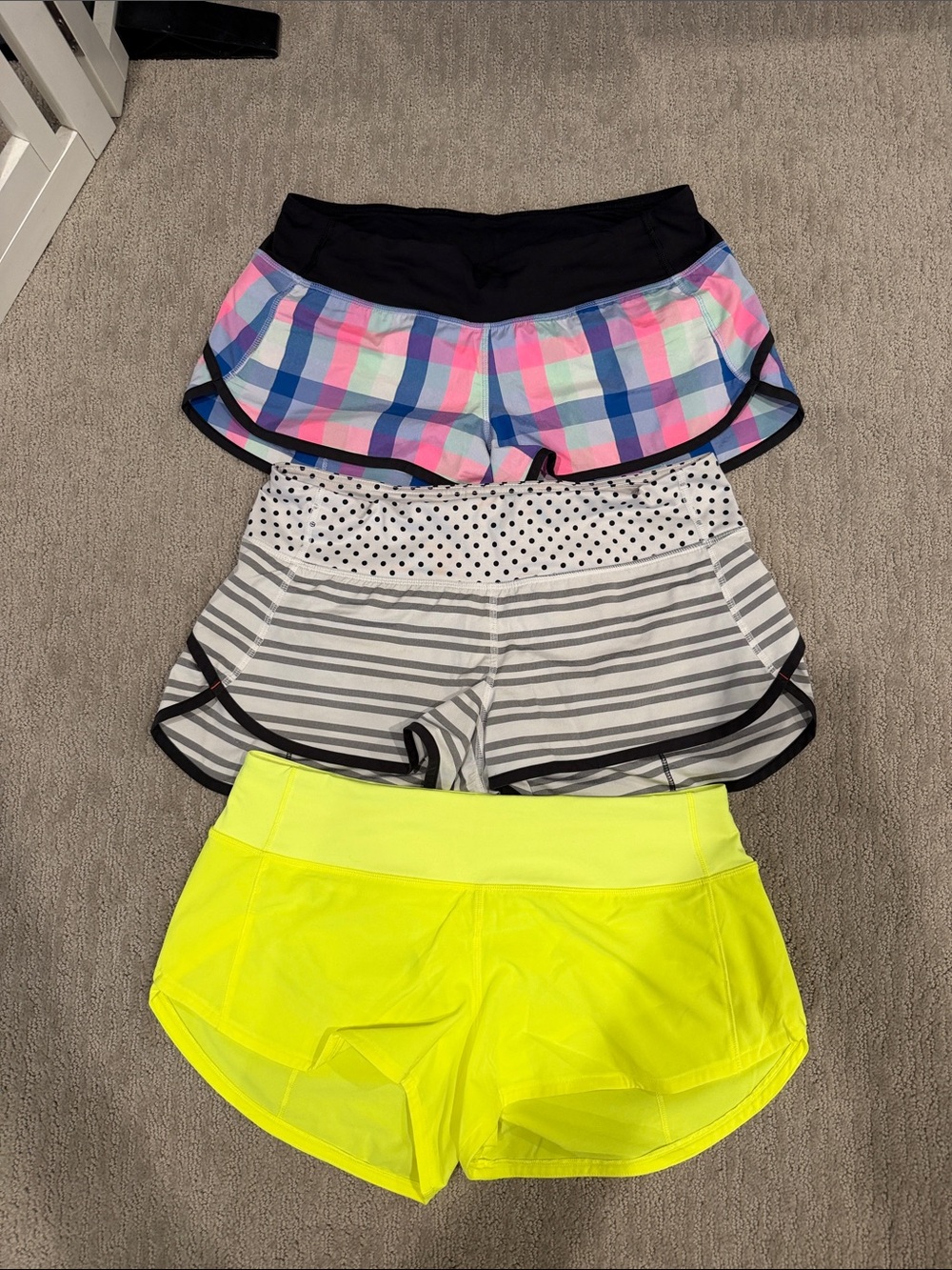 Lululemon Speed Up Short with liners, Size 6 with 2” inseam low-rise bundle.